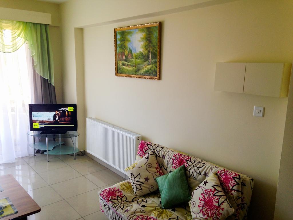 Apartment Nearby Golden Coast โปรทาราส ภายนอก รูปภาพ