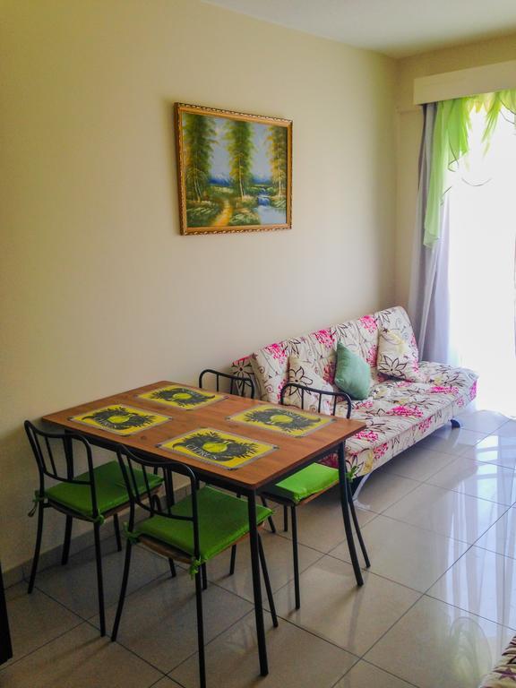 Apartment Nearby Golden Coast โปรทาราส ภายนอก รูปภาพ